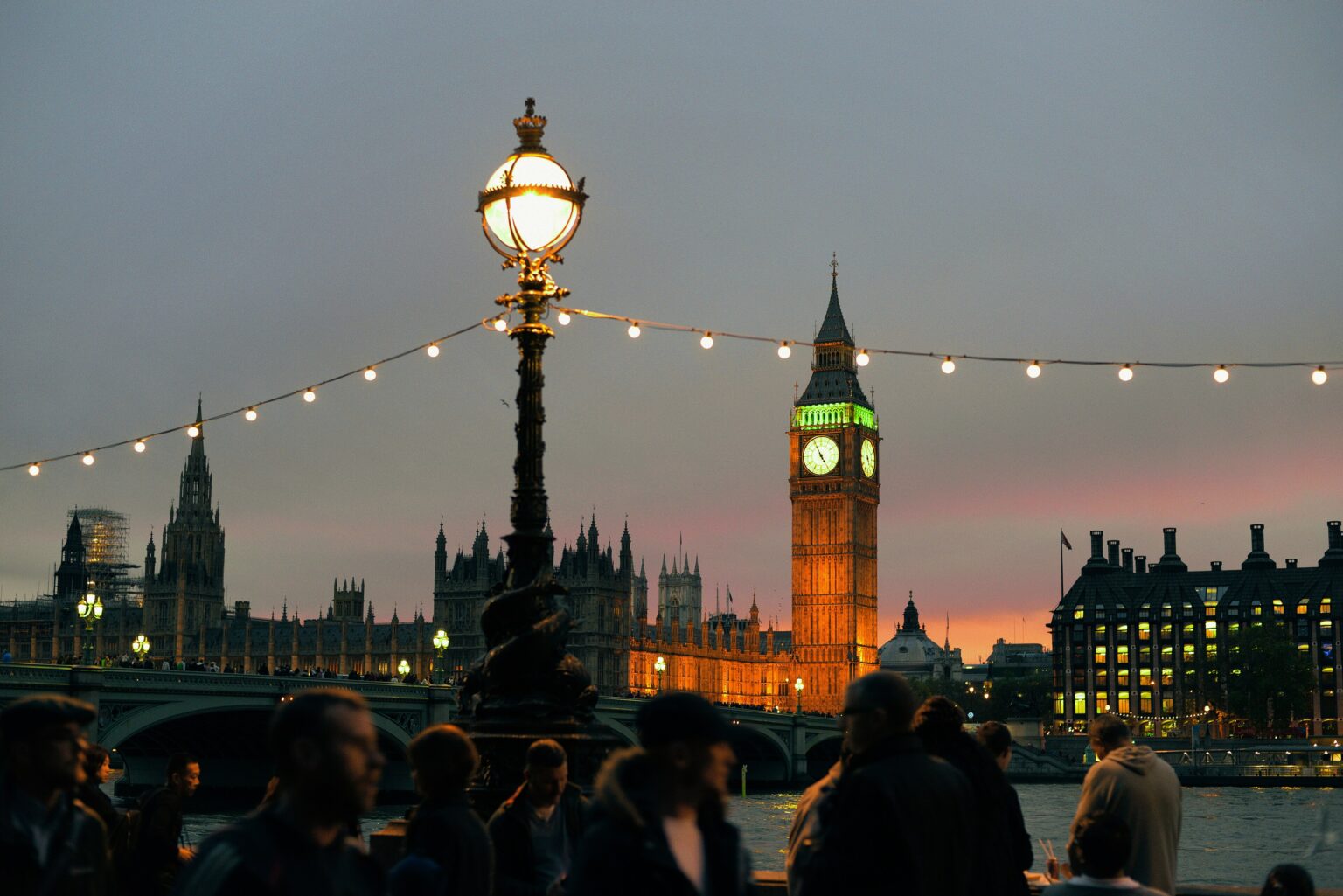 Big Ben and Westminster Bridge at dusk for Chevening Scholarship